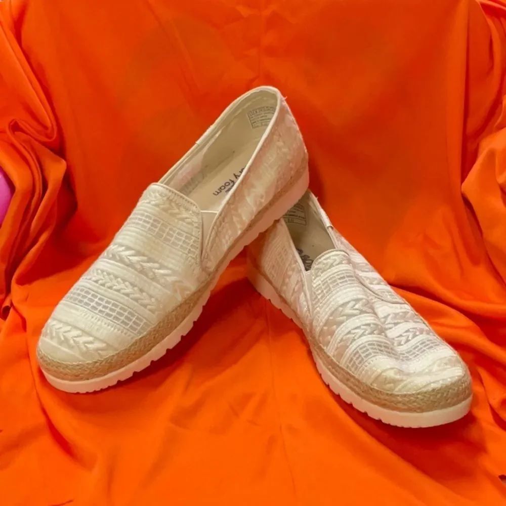 Bobs by Skechers 11 White Lace Mesh Sneakers - NWOT